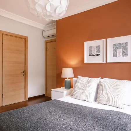 Spacious Flat 3 Min To Coast And Bagdat Avenue איסטמבול