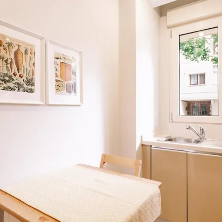 דירה Spacious Flat 3 Min To Coast And Bagdat Avenue *