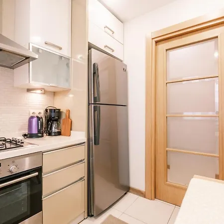Spacious Flat 3 Min To Coast And Bagdat Avenue דירה איסטמבול