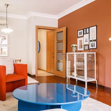 Apartment Spacious Flat 3 Min To Coast And Bagdat Avenue