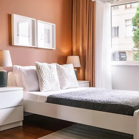 Spacious Flat 3 Min To Coast And Bagdat Avenue * 伊斯坦布尔